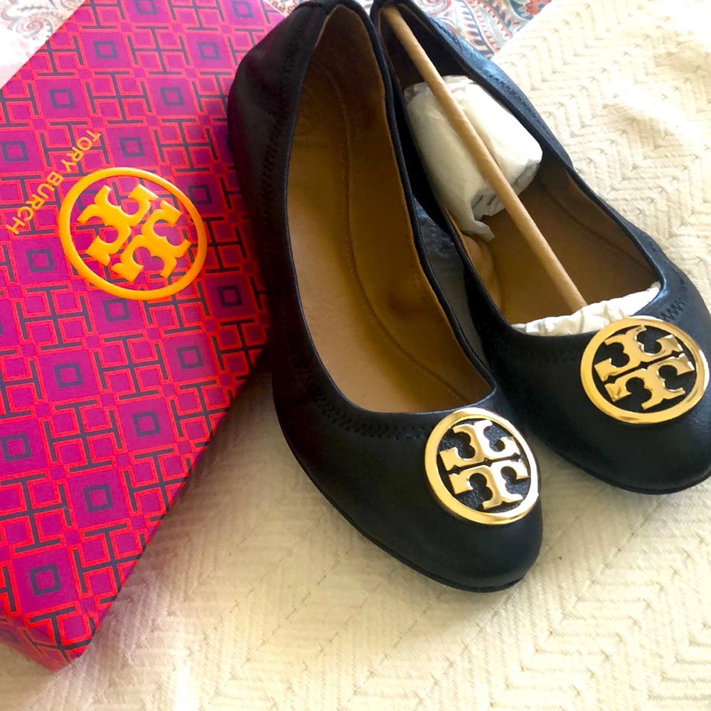 Gorgeous Tory Burch Flats with Gold Hardware